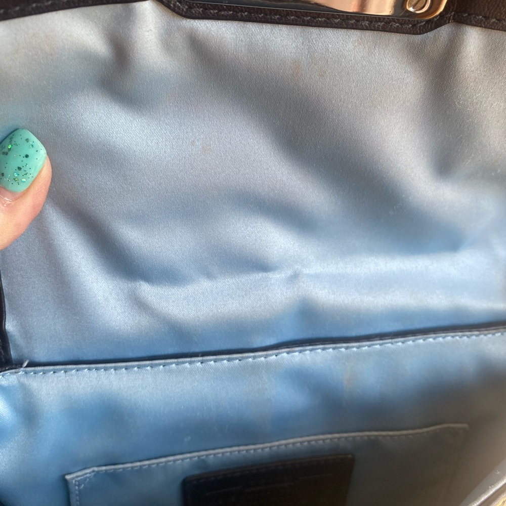 Elegant Coach Black Leather Shoulder/handle Bag with unique silver label/closure - Picture 9 of 13